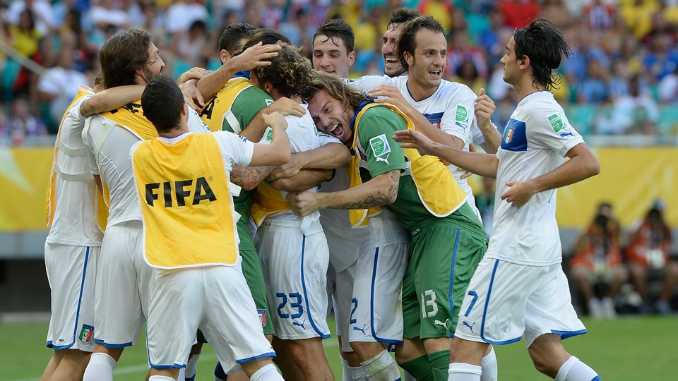 Uruguay 2-2 Italia (Penalty 2-3): Azzurri chia tay Confederations Cup trong chiến thắng