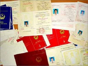  Nam Định xử lý các vụ dùng bằng giả thi viên chức