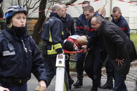Vụ xả súng tại Paris: Cảnh sát Pháp xác định danh tính các hung thủ 