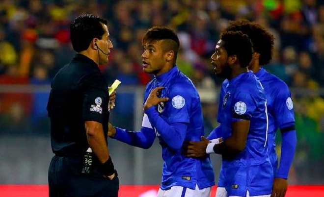 Bị treo giò 4 trận, Copa America đã chấm dứt với Neymar