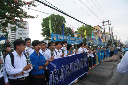 Chùm ảnh: Hàng nghìn người tiễn đưa GS Trần Văn Khê