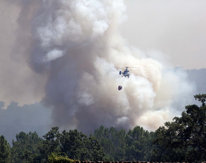 3.000 người tháo chạy khỏi đám cháy rừng, Tây Ban Nha nghi có kẻ đốt