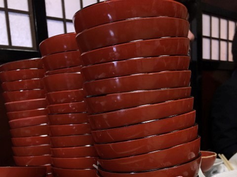 Trải nghiệm ẩm thực độc đáo ở Nhật Bản với tiệc mì wanko soba