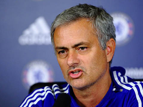 Toàn văn lời xúc phạm kinh khủng của HLV Chelsea Jose Mourinho với trọng tài Jon Moss