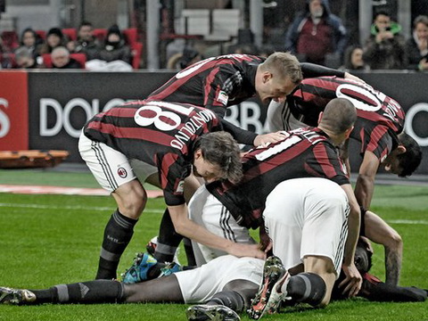 Milan 4-1 Sampdoria: Niang tỏa sáng, Milan tìm lại nụ cười