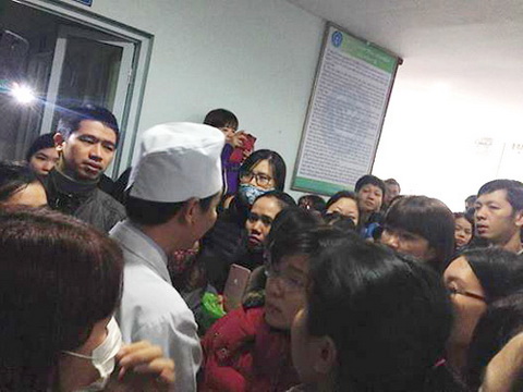 'Vỡ trận' tiêm chủng vắc xin dịch vụ: Nỗi đau từ sự đổ vỡ niềm tin