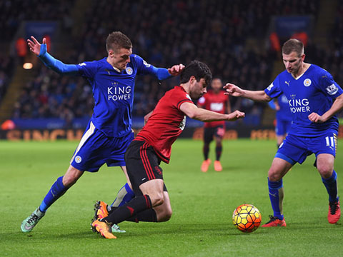 Cuộc đua vô địch Premier League: Leicester không muốn vô địch cũng không được?