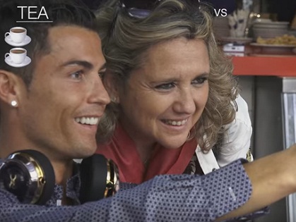 Khổ như Ronaldo, đi uống trà cũng bị CĐV làm phiền