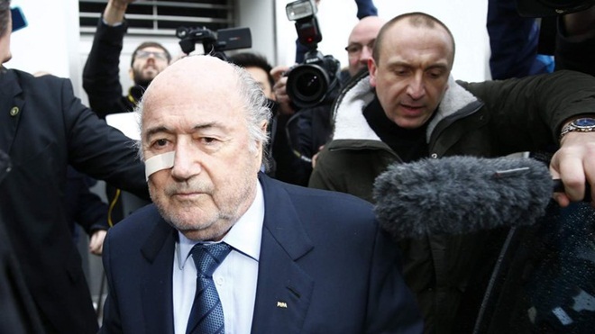 UEFA nói gì về cáo buộc dàn xếp ở EURO 2016 của Sepp Blatter?