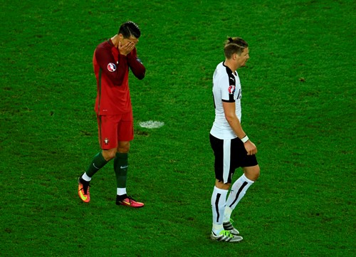 Áo 0-0 Bồ Đào Nha: Đá hỏng phạt đền, Ronaldo lại tiếp tục gây thất vọng