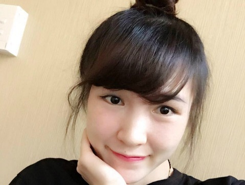 Ngắm vẻ đẹp 'hot girl' Vũ Thị Trang, người 'truyền lửa' của Tiến Minh