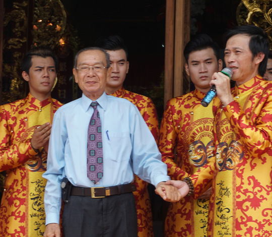 VIDEO: Những lời gan ruột của Hoài Linh ngày khánh thành đền thờ Tổ