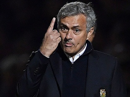 Mourinho: 'Brad Pitt là một thằng ngu, Angelina Jolie chẳng là gì so với Jennifer Aniston'