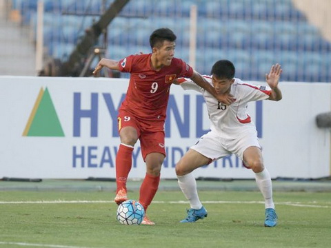 HLV Vương Tiến Dũng bất ngờ trước sự tiến bộ của U19 Việt Nam