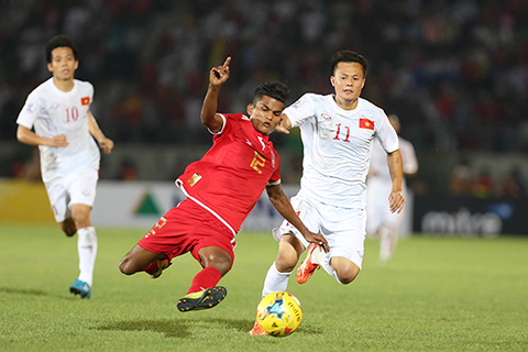 HLV Võ Đình Tân: 'Không ai xứng đáng giành Quả bóng vàng'