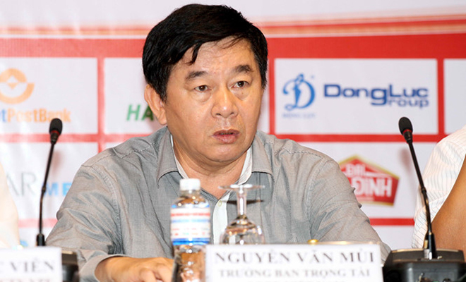 Trưởng ban trọng tài VFF Nguyễn Văn Mùi  'tọa sơn'…