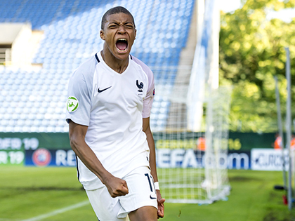 Kylian Mbappe: Thierry Henry mới của bóng đá Pháp