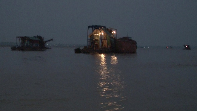 'Cuộc chiến' bảo vệ lòng sông ở Hà Nội: Bài 1 - 'Toạ độ chết'