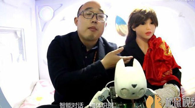 CHUYỆN THẬT NHƯ ĐÙA: Chế tạo robot tình dục như người thật rồi lấy làm vợ