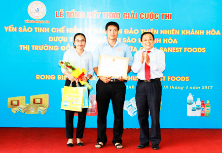 Yến sào Khánh Hòa trao thưởng cho 3 cuộc thi lớn
