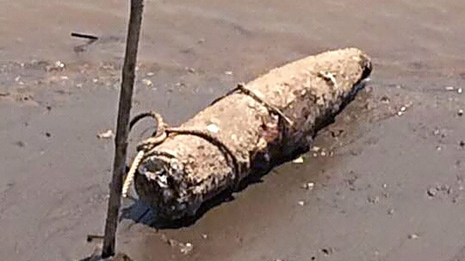Đã vô hiệu hóa quả bom nặng gần 240kg trên sông Hồng