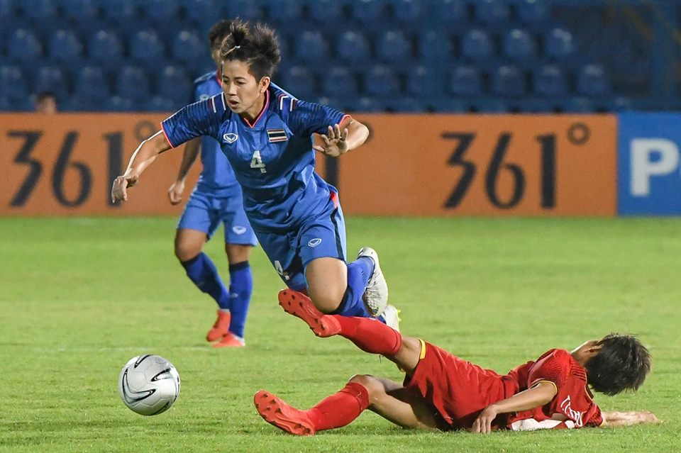 new - Bóng đá nữ Việt Nam hạ nữ Thái Lan 3-2 lọt vào tứ kết Asiad 2018 Pham%20loi