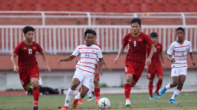 HLV Hoàng Anh Tuấn cạn lời khi U18 Việt Nam thua sốc Campuchia