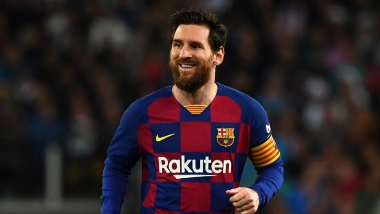 Bóng đá hôm nay 1/1: Cavani bị treo giò 3 trận. Messi ở lại Barcelona tới năm 2023