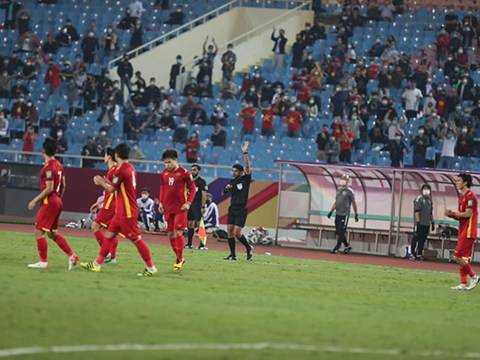 Tranh cãi quanh bàn thắng của Nhật Bản trước Tây Ban Nha - VnExpress Thể  thao