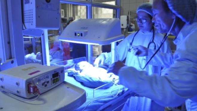 7 bệnh nhi sơ sinh từ Bắc Ninh chuyển lên không còn phải thở máy