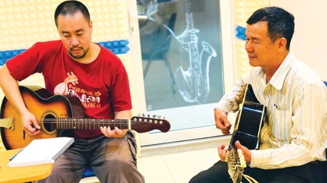 Khi 'Tây' khai thác chất liệu âm nhạc truyền thống Việt