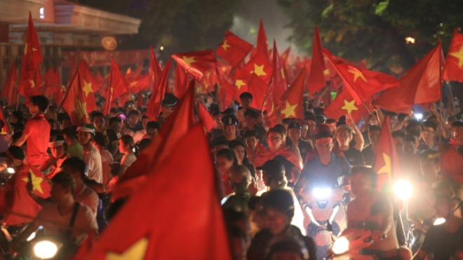 Ngẫm từ việc ăn mừng thành tích của  U23 Việt Nam: Hãy giữ trọn vẹn ngày vui