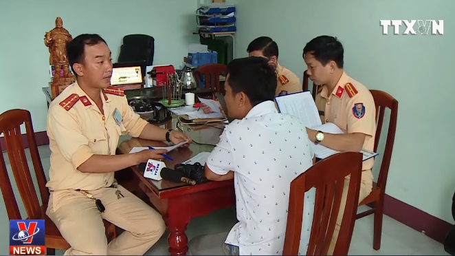 Phát tán clip cảnh sát giao thông Bình Định xô xát với tài xế