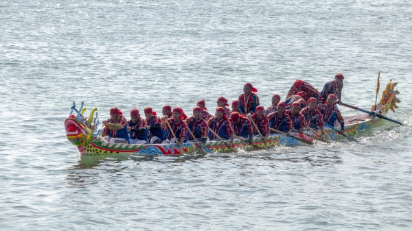 Đua thuyền tứ linh - Văn hóa biển đặc sắc của Lý Sơn