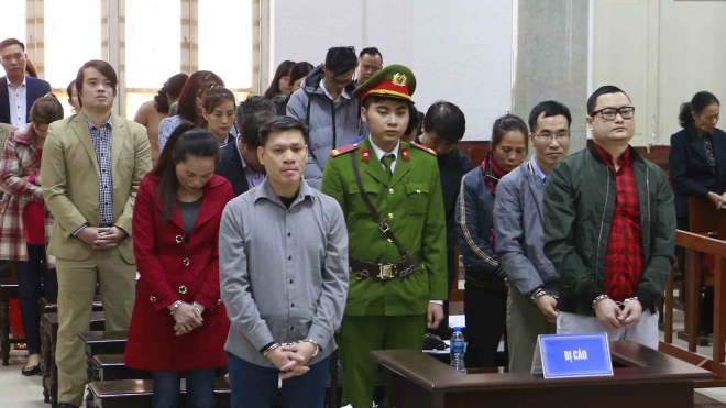 Tạm hoãn Phiên tòa xử vụ thao túng giá chứng khoán ở Hà Nội do thiếu nhiều nhân chứng