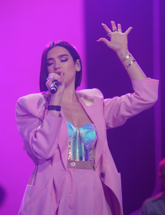 DuaLipa4_Fotor.jpg