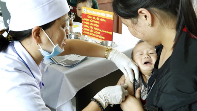 Bộ Y tế ​sử dụng đồng thời hai loại vắc-xin trong chương trình tiêm chủng mở rộng