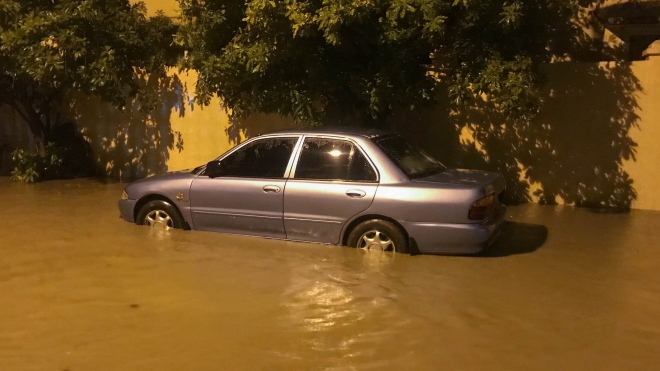 Mưa lớn trong đêm, nhiều tuyến đường thành phố Điện Biên Phủ ngập sâu
