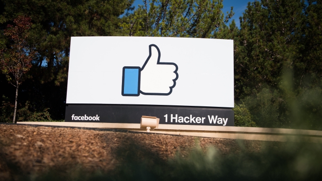 Facebook dự định chi hàng chục triệu USD mua tin tức