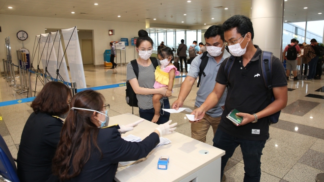 Dịch COVID-19: Bộ Y tế thông báo khẩn về các chuyến bay có hành khách nhiễm bệnh