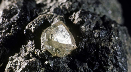 Tìm thấy viên kim cương nặng 171 carat. Kim cương. kim cương nặng 171 carat