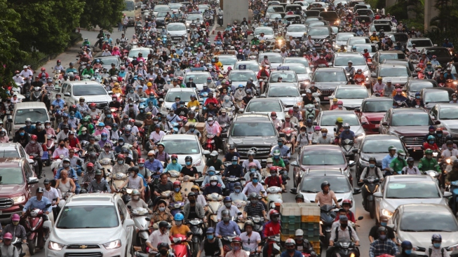 Giải quyết ùn tắc giao thông ở Hà Nội: Xóa điểm cũ, điểm mới lại phát sinh