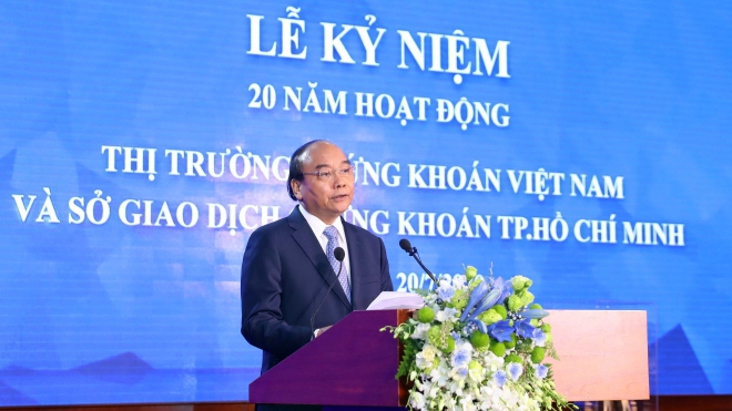 Thủ tướng Nguyễn Xuân Phúc đánh cồng kỷ niệm 20 năm hoạt động thị trường chứng khoán Việt Nam