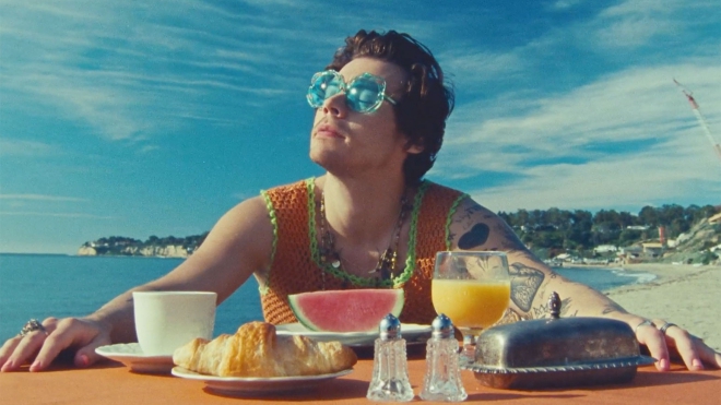 'Watermelon Sugar' của Harry Styles: Chiến thắng ngộ nghĩnh nhưng xứng đáng