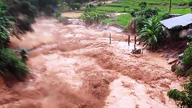 Dự báo thời tiết, Bản tin thời tiết, Thời tiết mới nhất, Thời tiết hôm nay, nắng nóng gay gắt, nguy cơ lũ quét, thời tiết bắc bộ, hà nội có mưa rào, thời tiết các khu vực