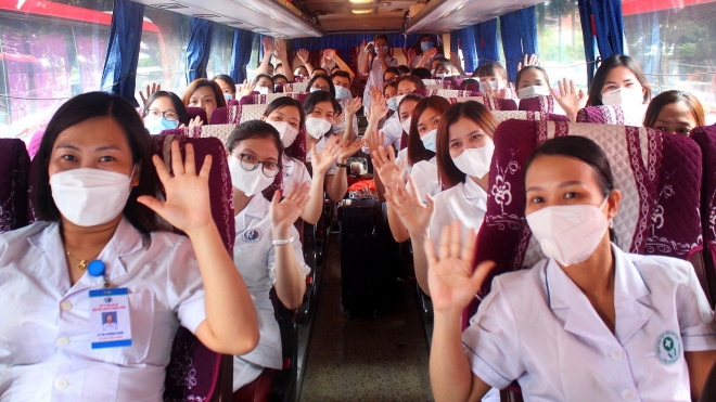 Đoàn y bác sĩ Phú Thọ, Bắc Ninh, Hải Phòng lên đường hỗ trợ Hà Nội chống dịch Covid-19