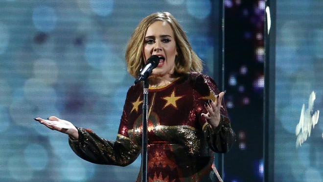 Adele 'gây bão' với đĩa đơn 'Easy On Me'