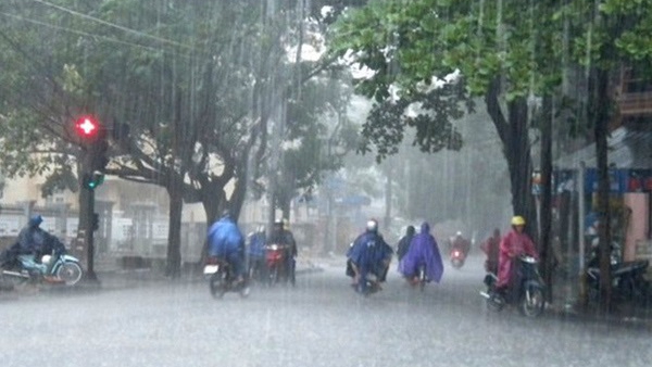 Trung Bộ, Nam Bộ và Tây Nguyên duy trì mưa dông, đề phòng thời tiết nguy hiểm