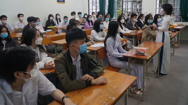 Hà Nội: Dự kiến học sinh THPT sẽ trở lại trường từ tháng 12