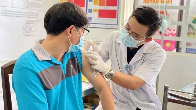 Bình Dương tiêm vaccine Covid-19 mũi 3 cho người từ 18 tuổi trở lên